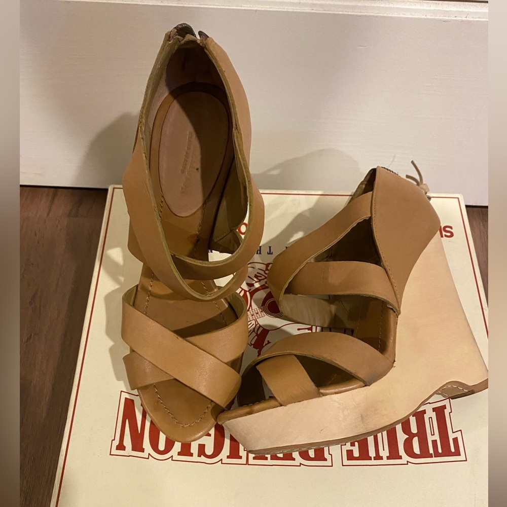 True Religion Sandal